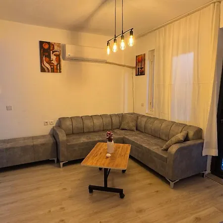 Vip For Four In The Center Of Apartment *